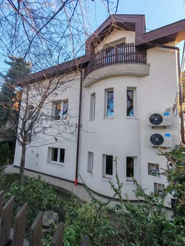 Kiadó újszerű iroda, Budapest, XIV. kerület 10 szoba 330 m² 1.35 M Ft/hó