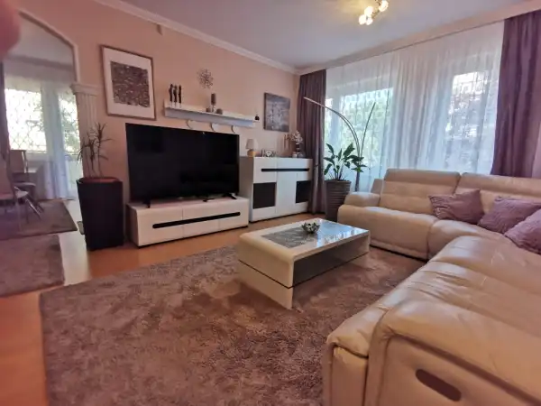 Kiadó újszerű téglalakás, Budapest, XIV. kerület 2 szoba 60 m² 270 E Ft/hó