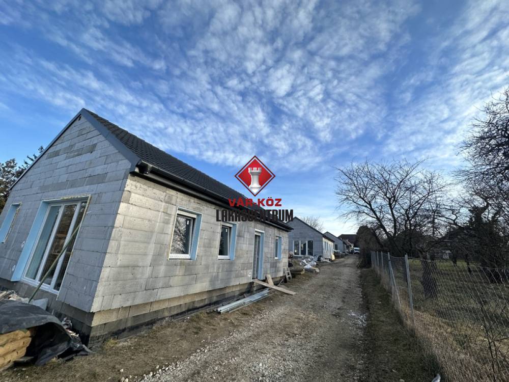 Balatonszemesi családi házak - Balatonszemes